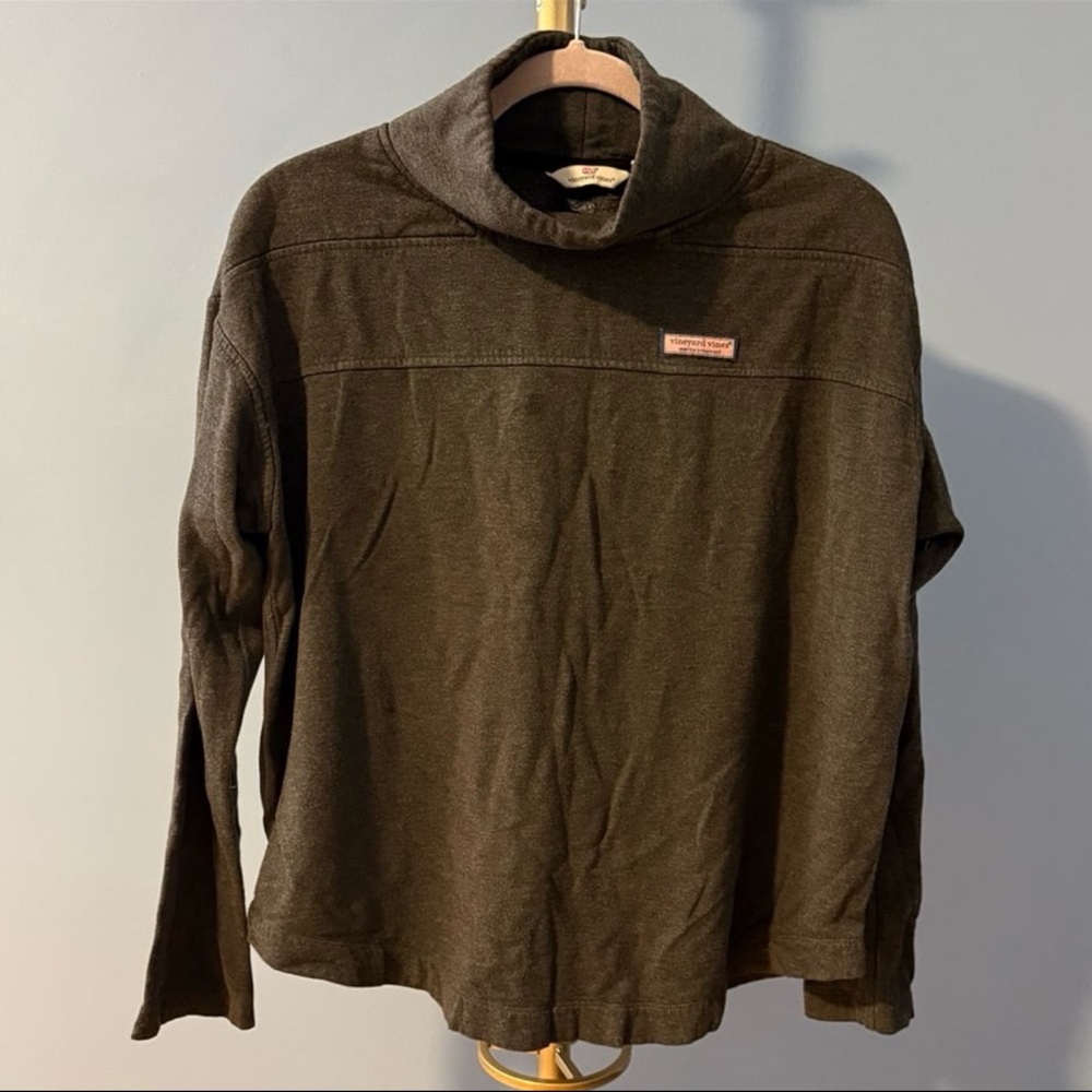 Vineyard Vines Woman's Pullover - Medium - image 1